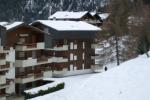 2/4 P. App. / La Swiss / ONTHAASTEN