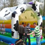Springkussen, Spellen en andere attributen