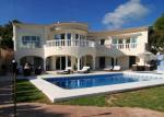 Zeer ruime villa ��rste lijn zee met prive strandj