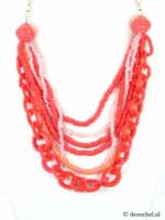 Mooie ketting met deels houten oranje en roze kral