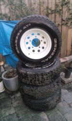 4x general grabbers at2 met wolf velg 225/70/15