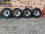 4 x velgen met banden in 15 inch Defender